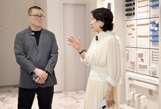 董明珠谈格力“拒绝贴牌”：我们(🎟)坚持自主生产，要精准控制每个环(👤)节的质量